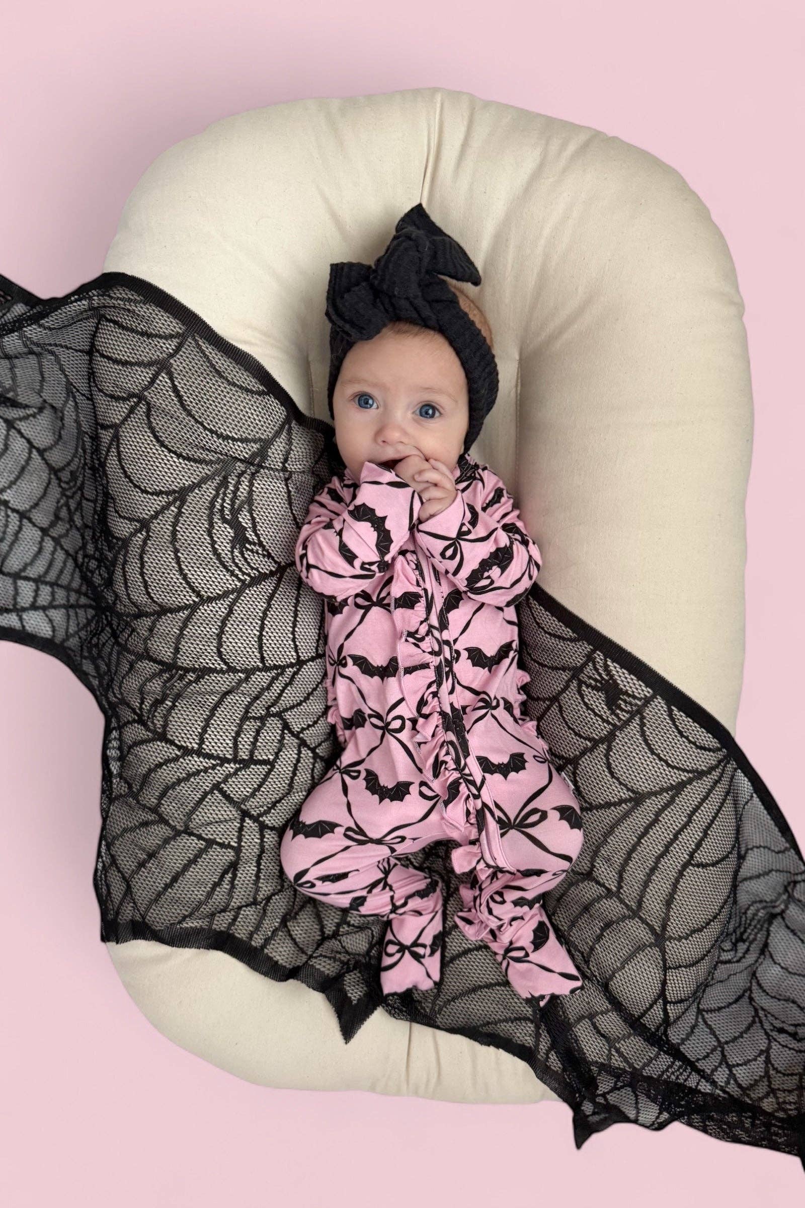 BATTY BOWS DREAM RUFFLE ROMPER